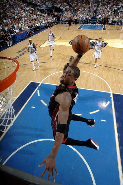 抢被一脚出 抢被一脚出