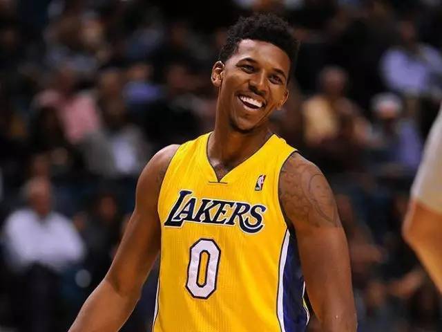 NBA半场 NBA半场